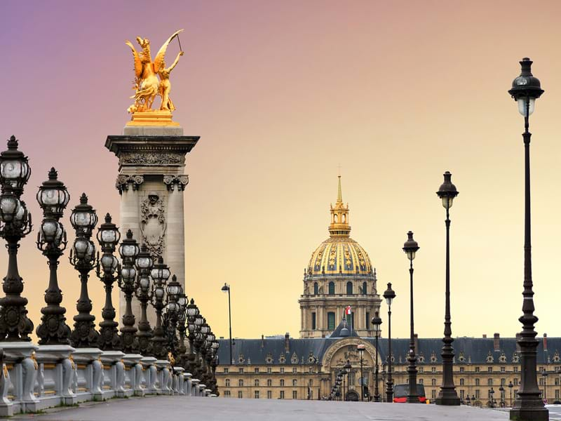 Cheap flights to paris